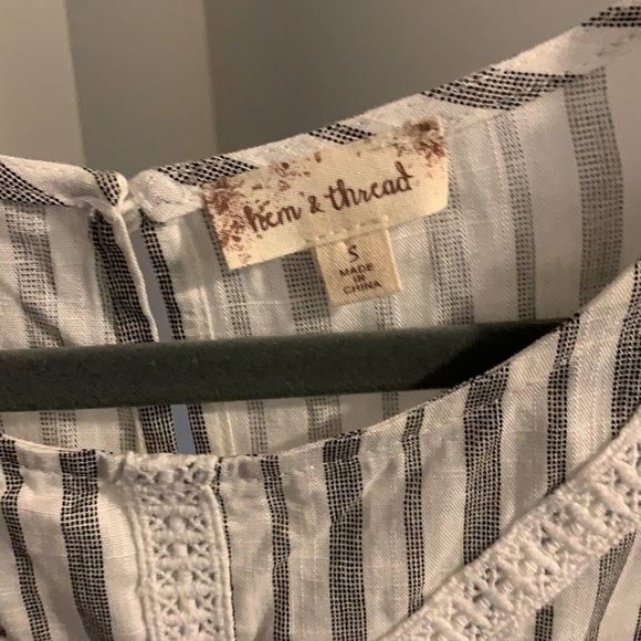 Lacy Crop Top - Picture 3 of 4